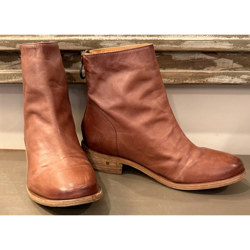 Beek Hawk Tan Brown Leather Ankle Boots Studded Heel Rear Zip Women 7.5